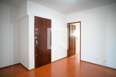 Sala de apartamento para alugar com 2 quartos, 70m² em Vila Nair, São Paulo