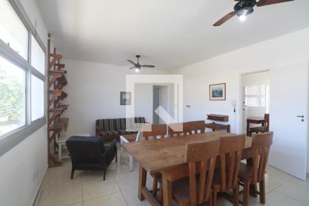 Sala de apartamento para alugar com 3 quartos, 130m² em Balneario Guarujá, Guarujá