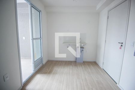 Sala e Cozinha  de apartamento para alugar com 2 quartos, 32m² em Vila Plana, São Paulo