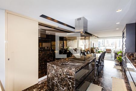 Cozinha de apartamento para alugar com 2 quartos, 105m² em Vila Nova Conceição, São Paulo