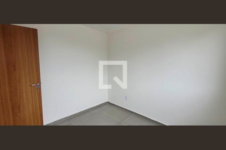 Apartamento para alugar com 2 quartos, 40m² em Maria Augusta, Itaquaquecetuba