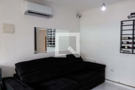 sala de casa para alugar com 2 quartos, 150m² em Ayrosa, Osasco