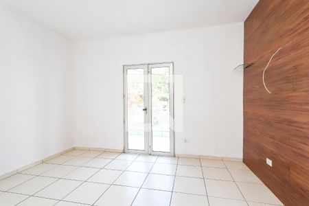 Sala de casa para alugar com 2 quartos, 70m² em Vila Santa Teresinha, São Paulo