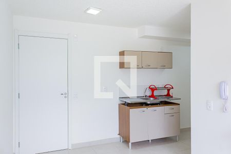 Sala/Cozinha de apartamento à venda com 2 quartos, 37m² em Parque Industrial Tomas Edson, São Paulo
