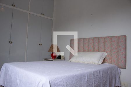 Quarto 1 de apartamento à venda com 2 quartos, 75m² em Ipanema, Rio de Janeiro