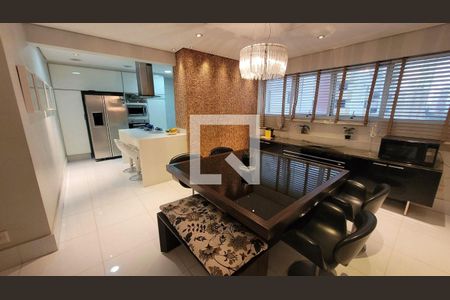 Apartamento à venda com 3 quartos, 224m² em Vila Regente Feijó, São Paulo