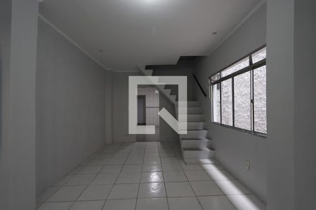 Sala de casa para alugar com 3 quartos, 108m² em São Lucas, São Paulo