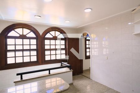 Cozinha de casa para alugar com 6 quartos, 250m² em Santo Antônio, Belo Horizonte