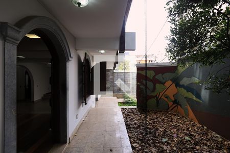 Entrada de casa para alugar com 6 quartos, 250m² em Santo Antônio, Belo Horizonte