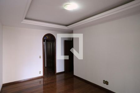 Suíte de casa para alugar com 6 quartos, 250m² em Santo Antônio, Belo Horizonte