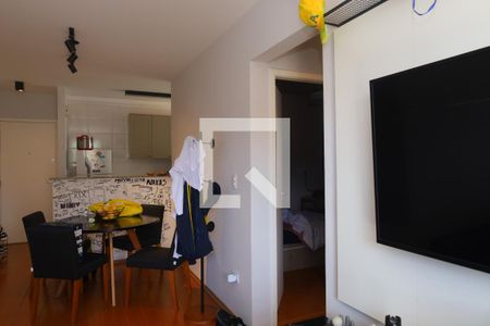 Sala de apartamento à venda com 2 quartos, 52m² em Vila Carmosina, São Paulo