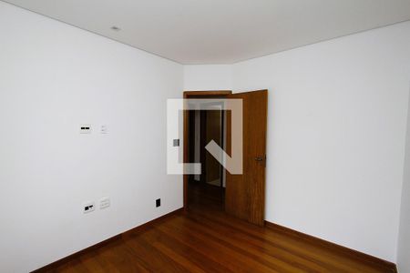 Quarto 1 de apartamento para alugar com 3 quartos, 90m² em Buritis, Belo Horizonte