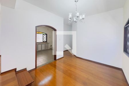 Casa para alugar com 3 quartos, 274m² em Bosque dos Eucaliptos, São José dos Campos