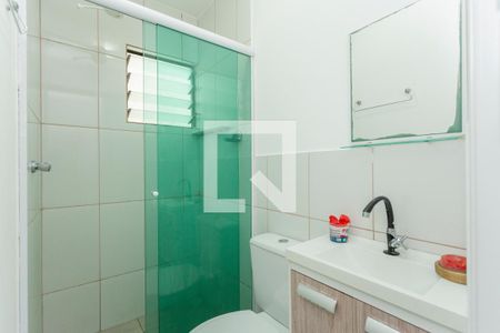 Banheiro de casa para alugar com 1 quarto, 60m² em Jardim Alzira, São Paulo