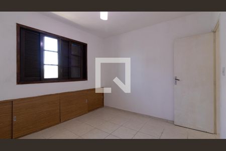 Quarto 2 de casa para alugar com 2 quartos, 72m² em Burgo Paulista, São Paulo