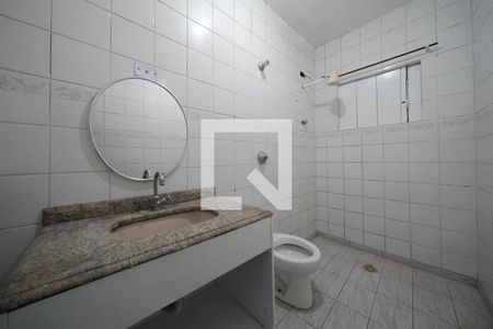 Banheiro de casa para alugar com 1 quarto, 40m² em Jardim Santo Antonio, São Paulo
