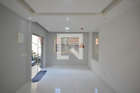 Sala de casa para alugar com 2 quartos, 105m² em Bairro das Graças, Belford Roxo