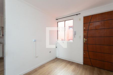 Sala de apartamento para alugar com 2 quartos, 47m² em Conjunto Residencial José Bonifácio, São Paulo