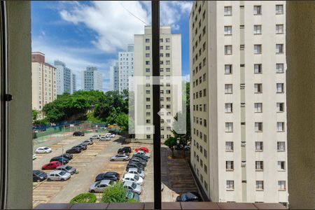 Sala - Janela de apartamento para alugar com 2 quartos, 47m² em Vila Penteado, São Paulo