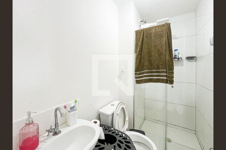 Banheiro de apartamento para alugar com 1 quarto, 24m² em Bonfim, Osasco