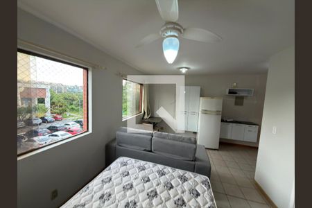 Sala e cozinha de kitnet/studio para alugar com 1 quarto, 38m² em Eqn 412/413, Brasília