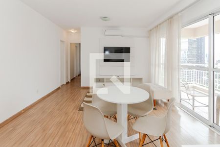 Sala de apartamento para alugar com 2 quartos, 67m² em Santo Amaro, São Paulo