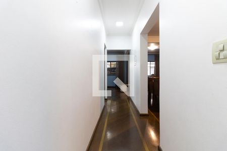 Corredor de casa para alugar com 4 quartos, 360m² em Vila Moraes, São Paulo