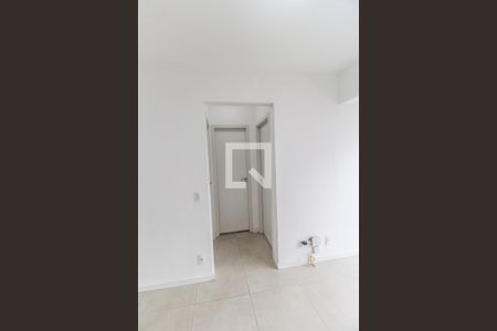 Entrada de apartamento para alugar com 2 quartos, 45m² em Jardim Copiuva, Carapicuíba