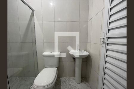 Banheiro de casa para alugar com 1 quarto, 40m² em Jardim das Esmeraldas, São Paulo