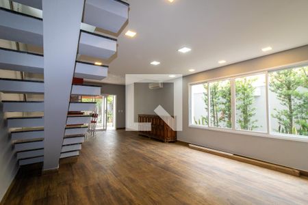 Sala de casa de condomínio para alugar com 3 quartos, 258m² em Chácara Santa Margarida, Campinas