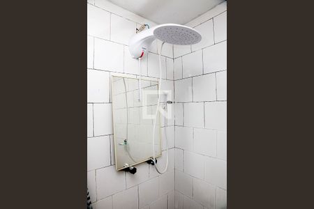 Banheiro de kitnet/studio para alugar com 1 quarto, 27m² em Cidade Baixa, Porto Alegre