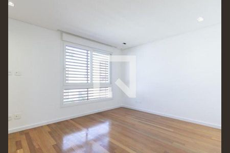 Casa à venda com 4 quartos, 535m² em Granja Julieta, São Paulo