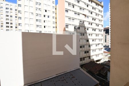 Sala - Vista de apartamento à venda com 2 quartos, 76m² em Centro, Campinas