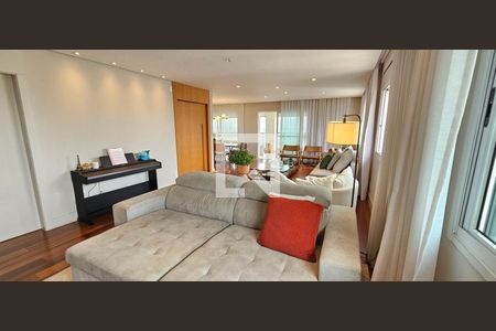 Apartamento à venda com 3 quartos, 220m² em Vila Suzana, São Paulo