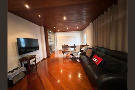 Casa à venda com 5 quartos, 220m² em Butantã, São Paulo