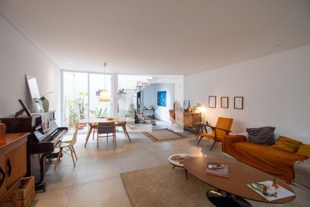 Sala de casa para alugar com 4 quartos, 200m² em Caxingui, São Paulo