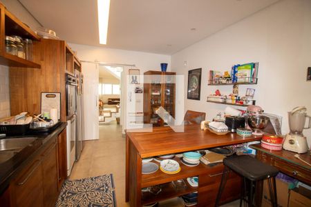 Cozinha de casa para alugar com 4 quartos, 200m² em Caxingui, São Paulo