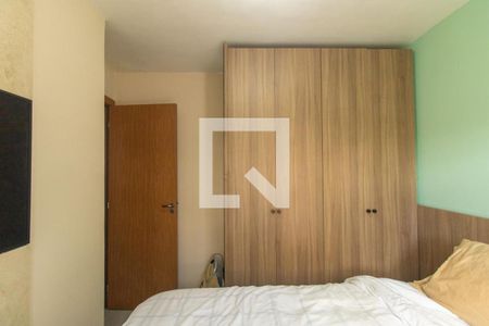 Quarto 1 de apartamento para alugar com 2 quartos, 60m² em Uberaba, Curitiba