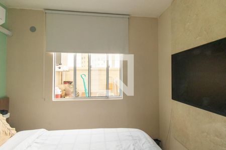 Quarto 1 de apartamento para alugar com 2 quartos, 60m² em Uberaba, Curitiba