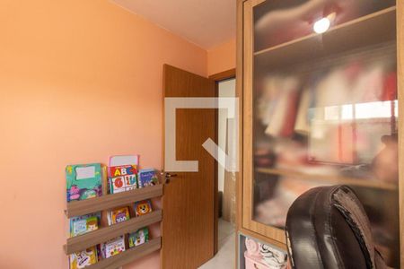 Quarto 2 de apartamento para alugar com 2 quartos, 60m² em Uberaba, Curitiba