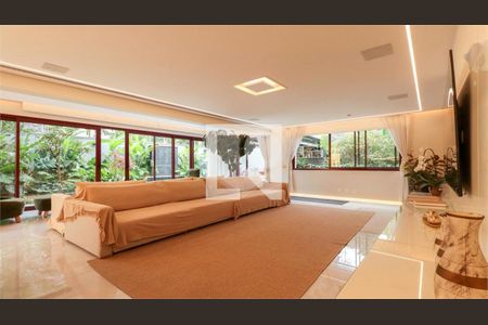 Casa de Condomínio à venda com 3 quartos, 668m² em Jardim Petropolis, São Paulo