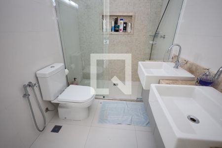 Banheiro do Quarto 1 de apartamento para alugar com 3 quartos, 98m² em Jardim América, Goiânia