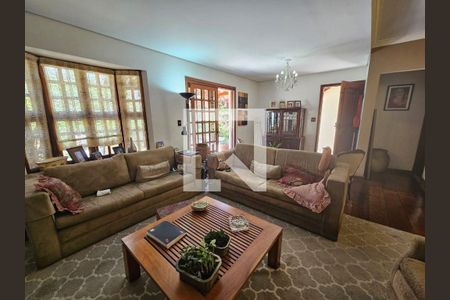 Casa à venda com 3 quartos, 199m² em Jardim das Vertentes, São Paulo