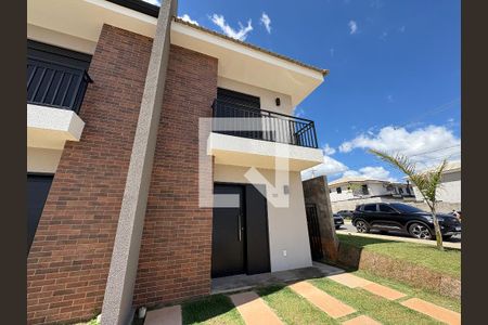 Fachada de casa de condomínio à venda com 2 quartos, 90m² em Medeiros, Jundiaí