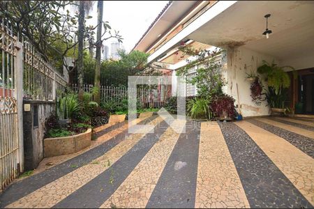 Casa à venda com 3 quartos, 250m² em Vila Madalena, São Paulo