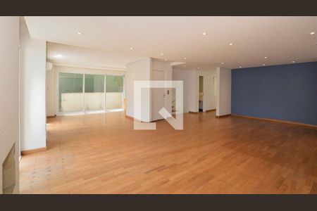 Casa à venda com 4 quartos, 415m² em Vila Madalena, São Paulo