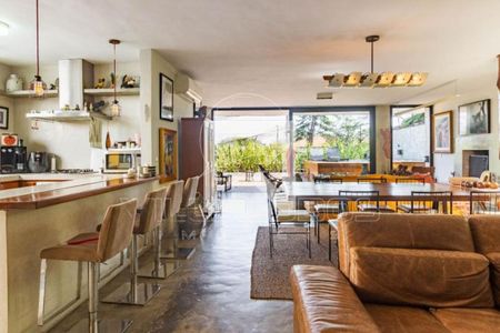 Casa à venda com 2 quartos, 221m² em Alto de Pinheiros, São Paulo