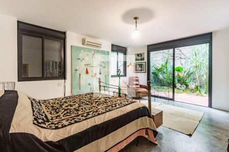 Casa à venda com 2 quartos, 221m² em Alto de Pinheiros, São Paulo