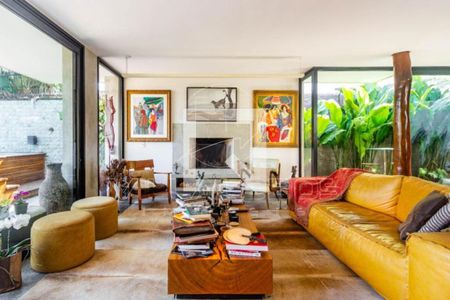 Casa à venda com 2 quartos, 221m² em Alto de Pinheiros, São Paulo