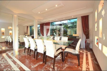 Casa à venda com 4 quartos, 1128m² em Alto da Lapa, São Paulo